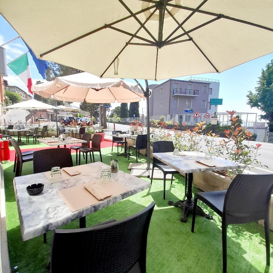 Bike Hotel Touring Gardone Riviera & Wellness Esterno foto