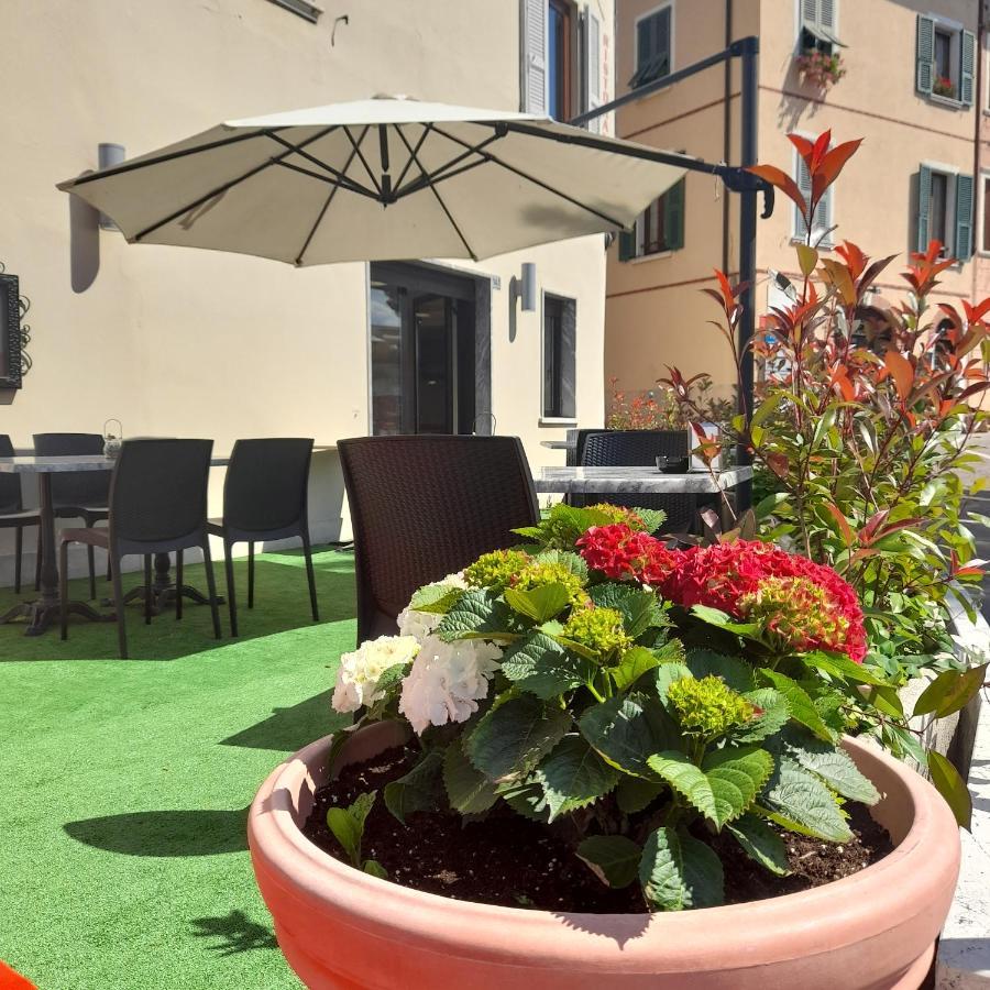 Bike Hotel Touring Gardone Riviera & Wellness Esterno foto
