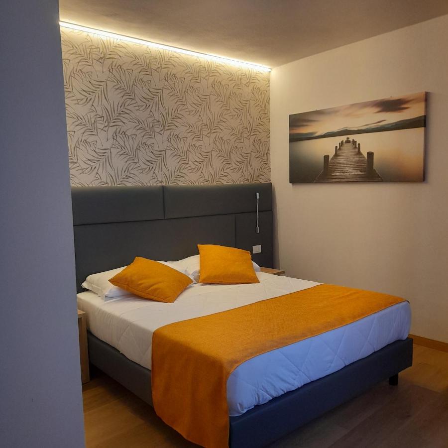 Bike Hotel Touring Gardone Riviera & Wellness Esterno foto