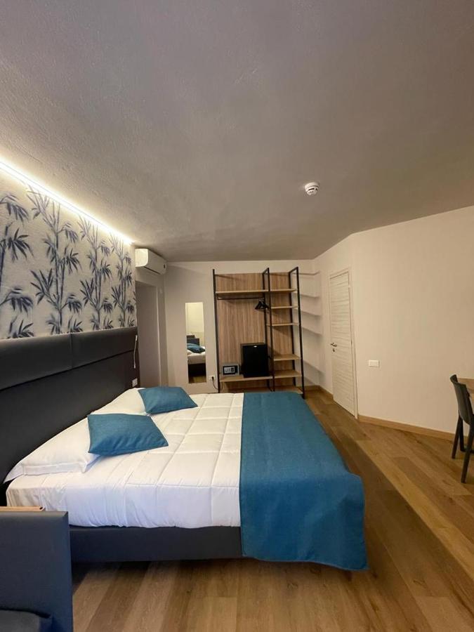 Bike Hotel Touring Gardone Riviera & Wellness Esterno foto