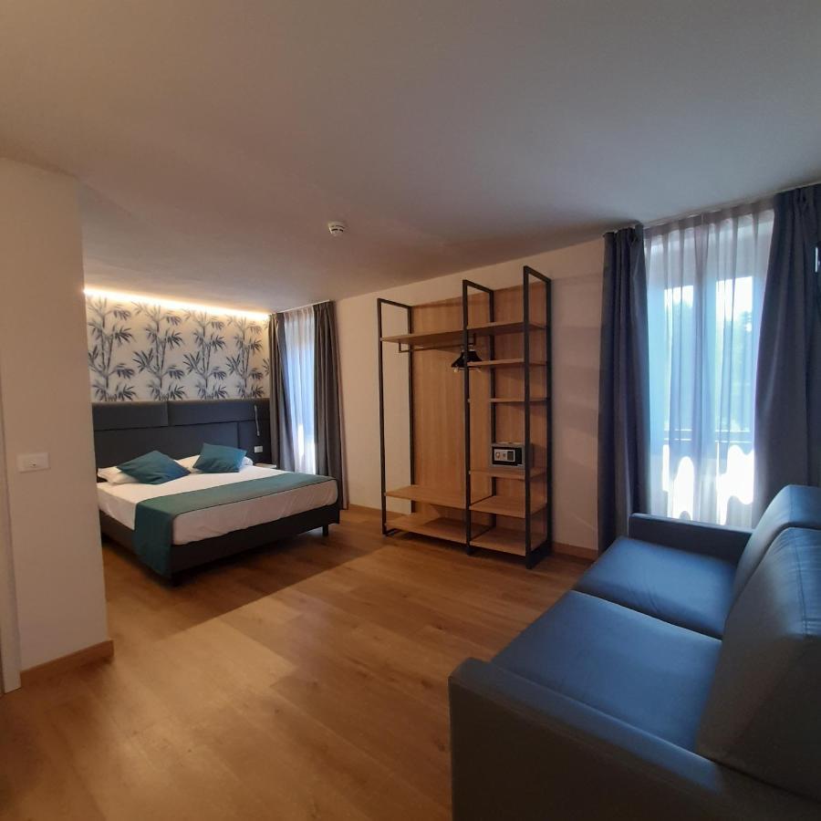 Bike Hotel Touring Gardone Riviera & Wellness Esterno foto