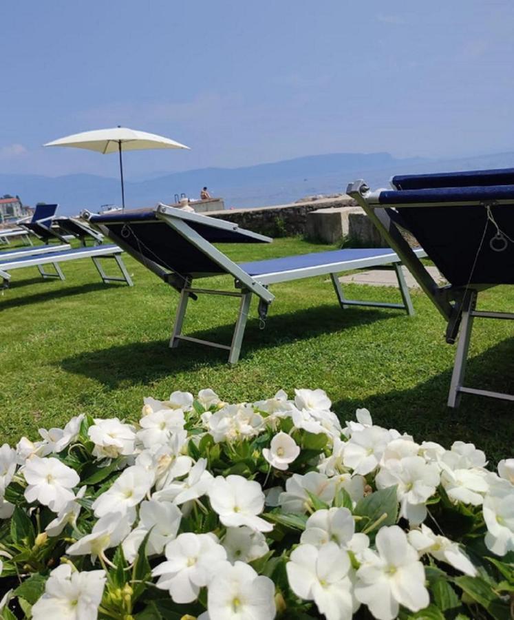 Bike Hotel Touring Gardone Riviera & Wellness Esterno foto