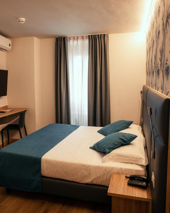 Bike Hotel Touring Gardone Riviera & Wellness Esterno foto