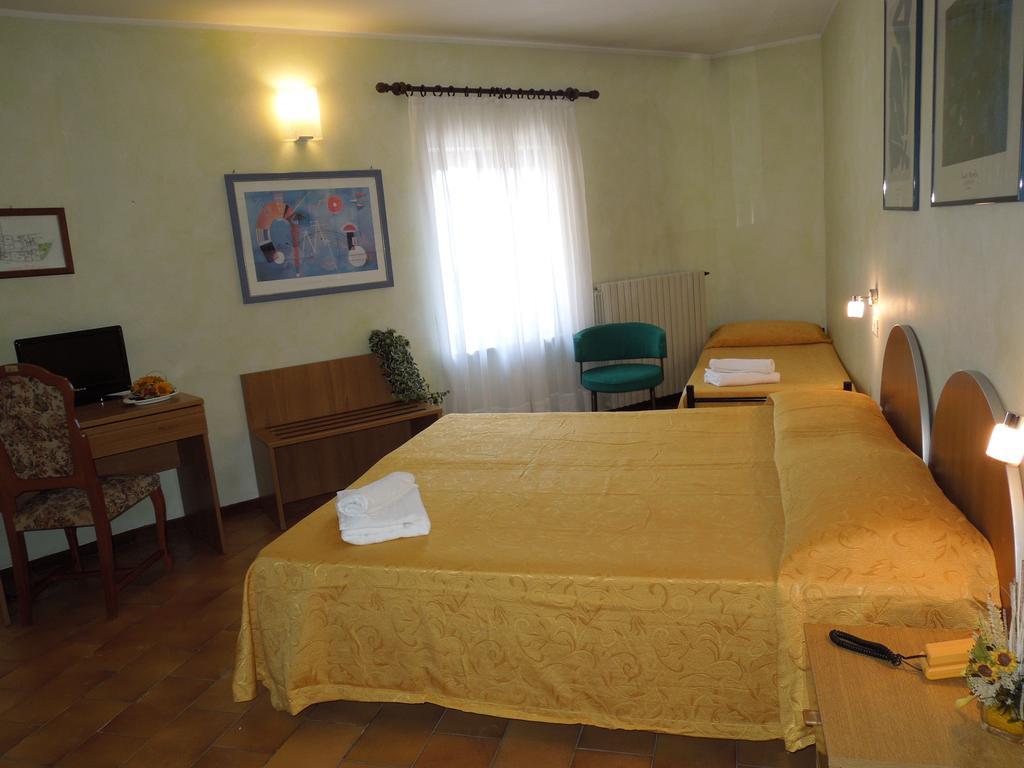 Bike Hotel Touring Gardone Riviera & Wellness Camera foto